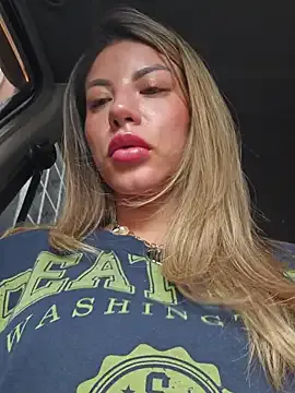hina_porn – webcam model profile photo Image 17