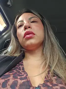 hina_porn – webcam model profile photo Image 2