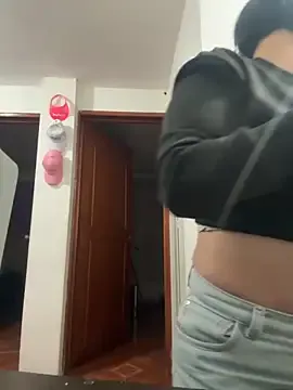 NANA_7 – webcam model profile photo Image 18