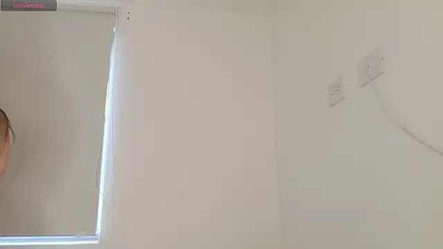 roouse – webcam model profile photo Image 19