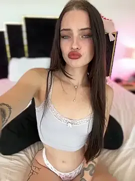 RollingGirls – webcam model profile photo Image 5