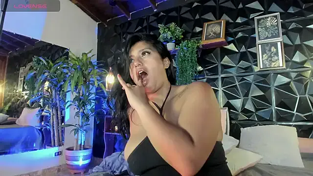 Megu_Melon – webcam model profile photo Image 5