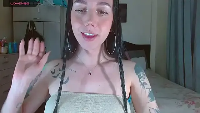  – webcam model profile photo Image 10