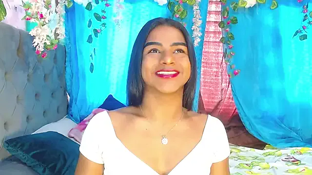 roouse – webcam model profile photo Image 12