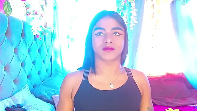 roouse – webcam model profile photo Image 17