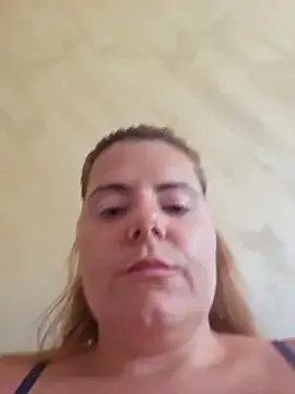 roouse – webcam model profile photo Image 4