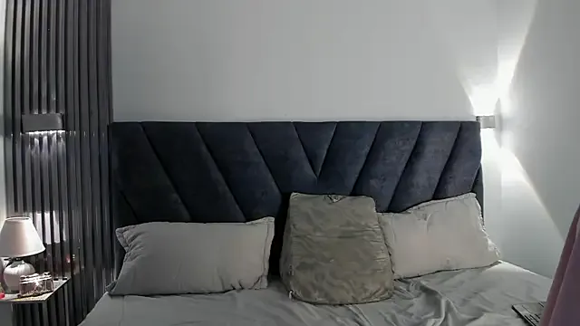 NANA_7 – webcam model profile photo Image 6