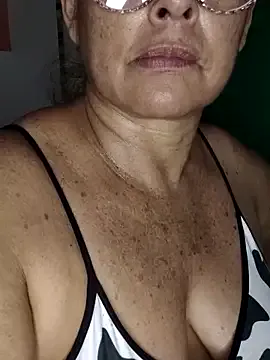 roouse – webcam model profile photo Image 2
