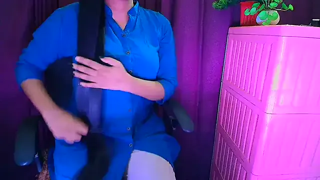 Yui-Ch – webcam model profile photo Image 6