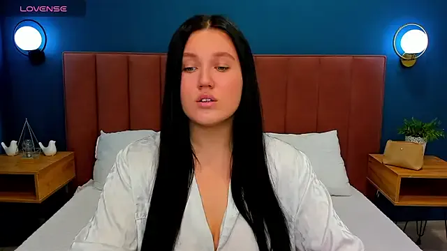 Kassandra__grey Image 1