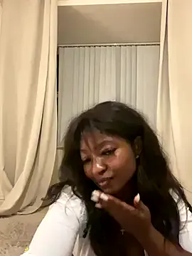 Megu_Melon – webcam model profile photo Image 3