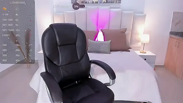 oxo_yuna_oxo – webcam model profile photo Image 19