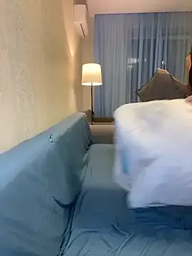 mc-Olivia – webcam model profile photo Image 13