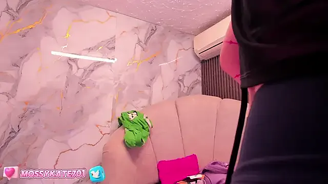 SelenaMontreal – webcam model profile photo Image 12