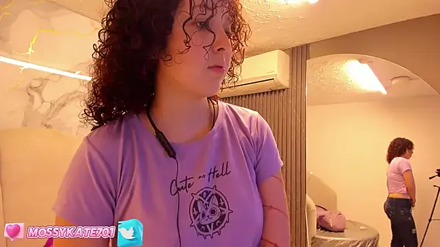 SelenaMontreal – webcam model profile photo Image 2