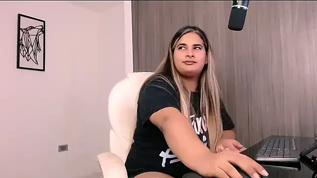 noa_chi – webcam model profile photo Image 7