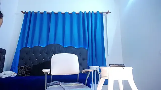  – webcam model profile photo Image 7