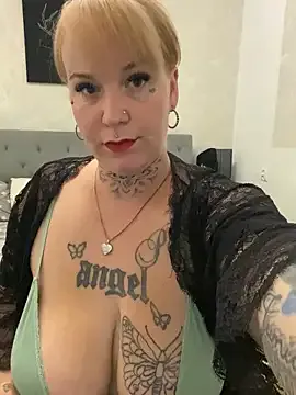 roouse – webcam model profile photo Image 17