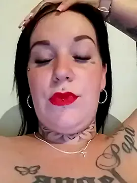roouse – webcam model profile photo Image 8