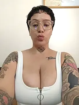 Mia--meow – webcam model profile photo Image 19