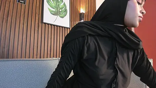 Yui-Ch – webcam model profile photo Image 4