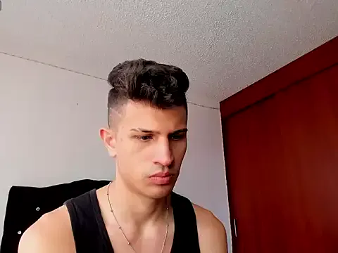  – webcam model profile photo Image 4