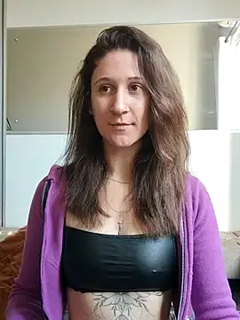 seraphine23 – webcam model profile photo Image 3