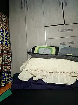 zui_lu – webcam model profile photo Image 5