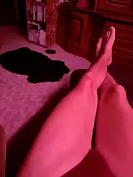 roouse – webcam model profile photo Image 9