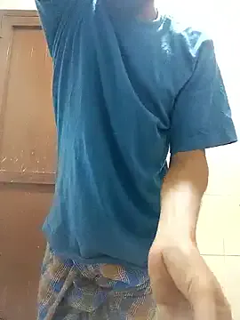 roouse – webcam model profile photo Image 6