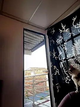 Yui-Ch – webcam model profile photo Image 10