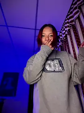 Yui-Ch – webcam model profile photo Image 17