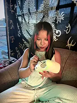 Yui-Ch – webcam model profile photo Image 9