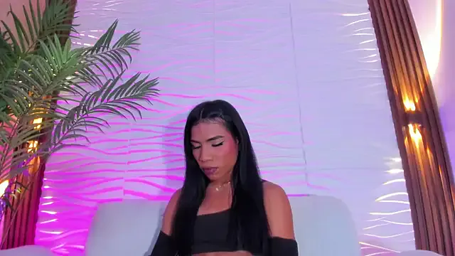 _Alicee_1 – webcam model profile photo Image 10