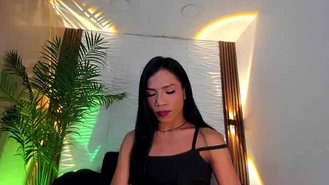 _Alicee_1 – webcam model profile photo Image 6