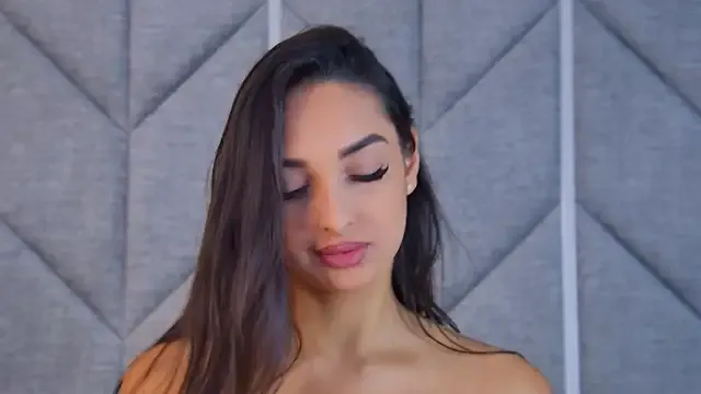 Megu_Melon – webcam model profile photo Image 10