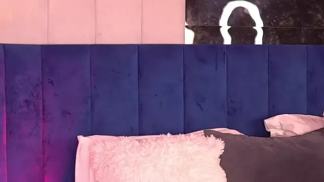 Anelise – webcam model profile photo Image 18