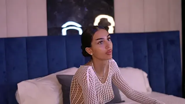 Anelise – webcam model profile photo Image 4