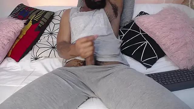 roouse – webcam model profile photo Image 10