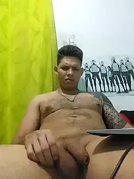 zui_lu – webcam model profile photo Image 13