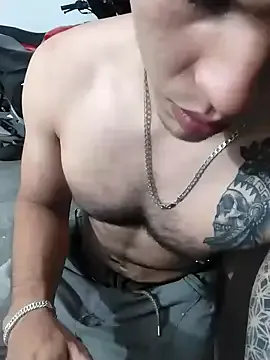 zui_lu – webcam model profile photo Image 9