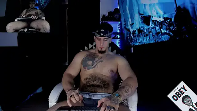  – webcam model profile photo Image 7