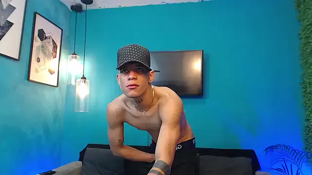 Yui-Ch – webcam model profile photo Image 8