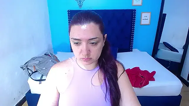 roouse – webcam model profile photo Image 7