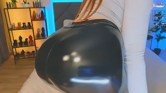 EllaDeLuna – webcam model profile photo Image 10