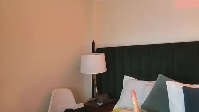 MeganneAllen – webcam model profile photo Image 11