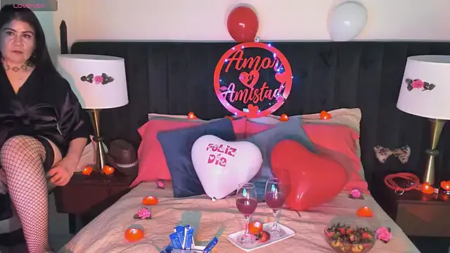 MeganneAllen – webcam model profile photo Image 16