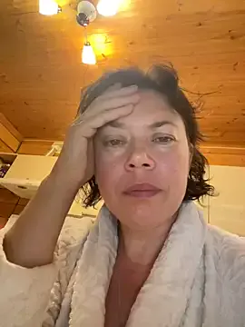 Yui-Ch – webcam model profile photo Image 10