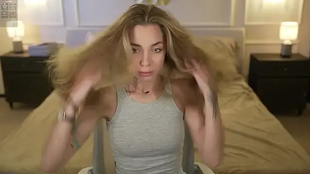 Yui-Ch – webcam model profile photo Image 15