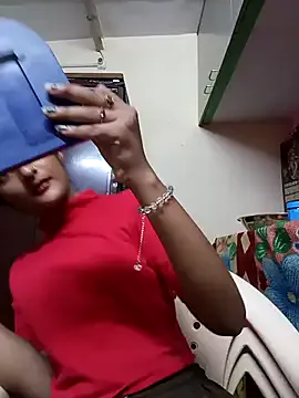 maataaan – webcam model profile photo Image 13